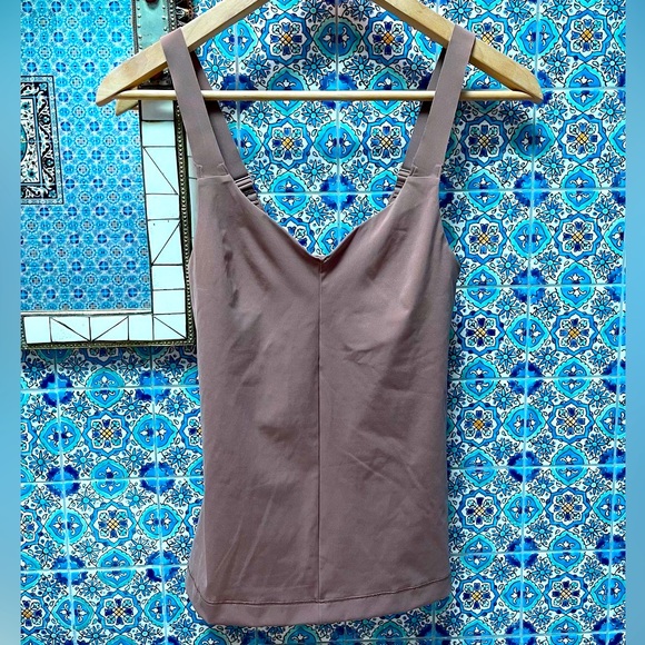 LULULEMON 2 tank top 🤎 - Picture 3 of 3